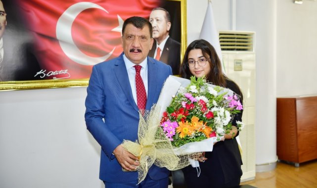 Başarılı öğrencilerden Gürkan'a ziyaret