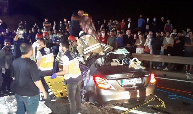 Beykoz'da feci kaza: 2 ölü, 4 yaralı