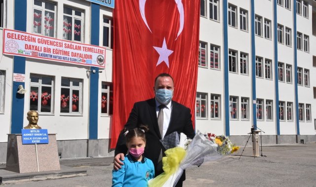 Bitlis'te İlköğretim Haftası kutlamaları