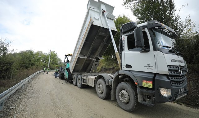 Büyükşehir yol yenileme çalışmlarına devam ediyor