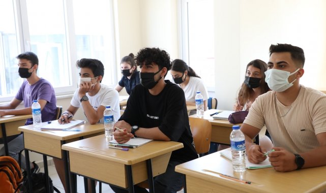 Büyükşehir'in üniversite hazırlık kursları ilgi görüyor