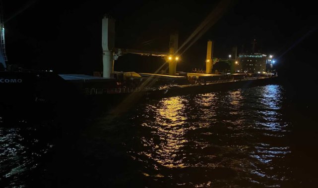 Çanakkale Boğazı'nda çarpışan gemi İzmir'e götürüldü