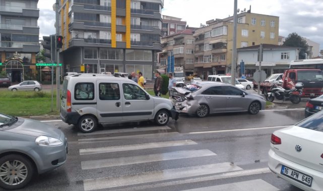 Çarşamba'da trafik ışıklarında kaza: 1 yaralı