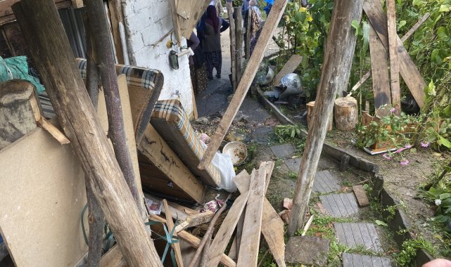 Cenaze evinde balkon çöktü: 13 yaralı