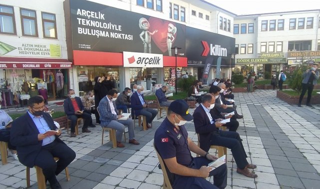 Dünya Okuma Yazma Günü'nde hep birlikte kitap okudular