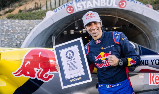 Dünya rekorlu Red Bull'un 'Tünel Geçişi' İstanbul'u dünyaya tanıttı