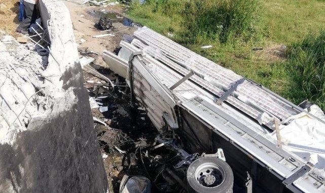 Edirne'de tır şarampole yuvarlandı: 1 yaralı
