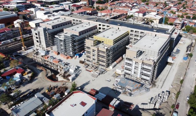 Erzincan'da yapımı devam eden devlet hastanesinin inşaatı yüzde 70 oranında tamamlandı