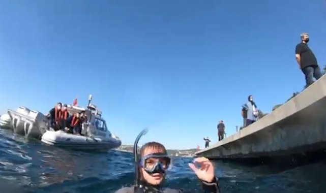 İskelede mahsur kalan kediyi Sahil Güvenlik ekipleri kurtardı