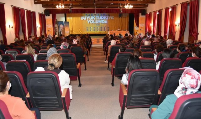 Kars'ta AK kadınlar buluşması