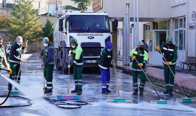 Keçiören'de hastane temizlik timi iş başında