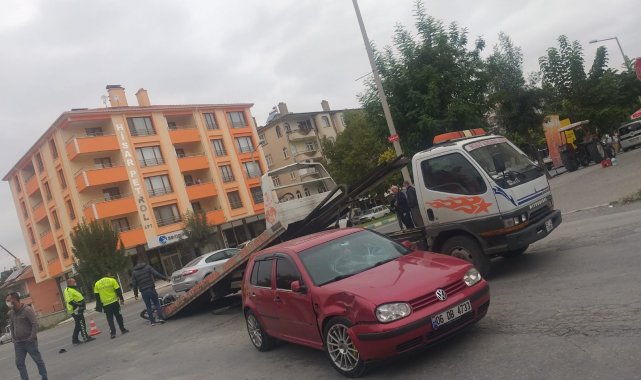 Konya'da motosiklet otomobille çarpıştı: 1 yaralı