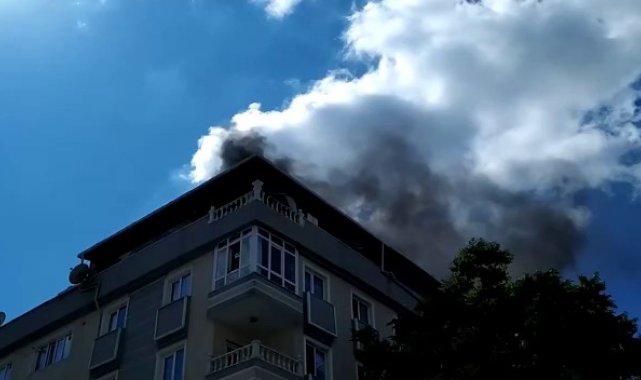 Küçükçekmece'de korkutan çatı yangını