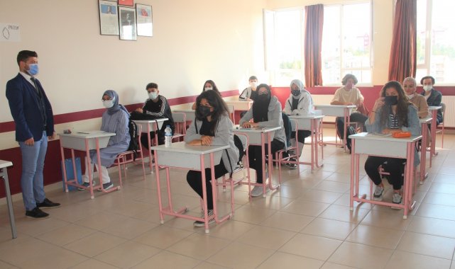 Kütahya'da öğrenciler yüz yüze eğitime başladı