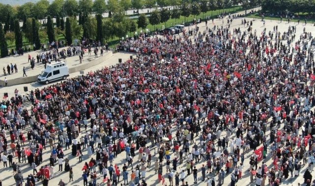 Maltepe'de mesafesiz aşı karşıtı mitinge beklenen kalabalığı toplayamadılar