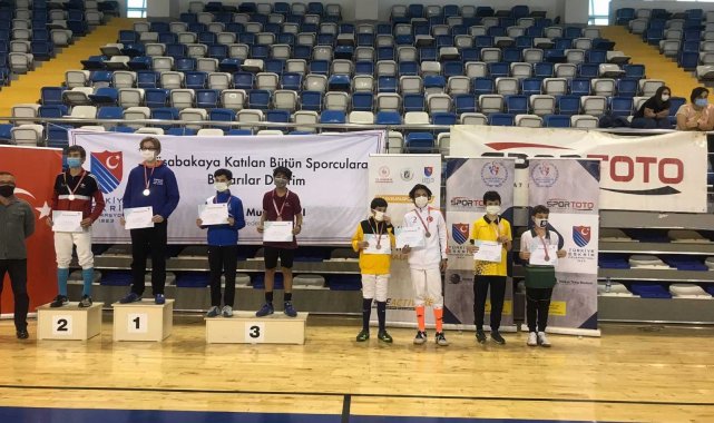 Manisalı eskrim sporcularından bir madalya daha