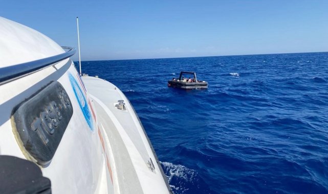 Marmaris'te 8 düzensiz göçmen kurtarıldı