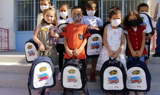Mersin Büyükşehir Belediyesi'nden öğrencilere yardım