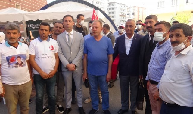 MHP Diyarbakır İl Başkanı Kayaalp, evlat nöbetindeki ailelerle buluştu