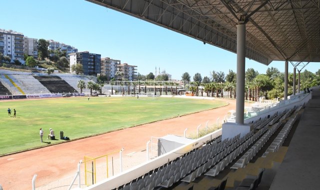 Özer Türk Stadı Kuşadasıspor'un ilk maçına hazır