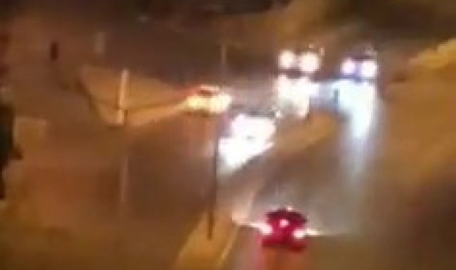 Pendik'te trafik magandasının drift yaptığı anlar kamerada