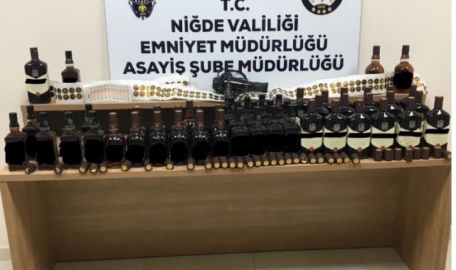 Polis kaçak alkol ele geçirdi: 4 gözaltı