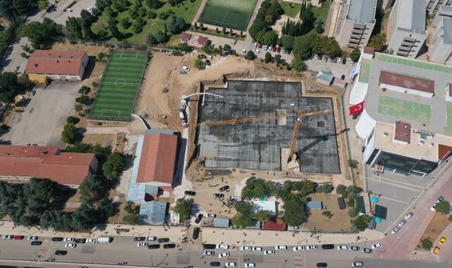Rektör Göktaş, Diş Hekimliği Fakültesi ve Hastanesi şantiyesinde incelemelerde bulundu