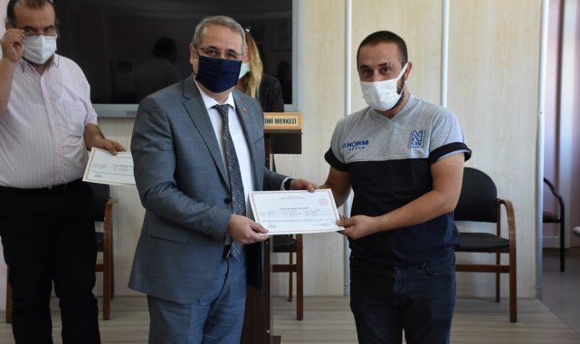 Salihli'de kursiyerlere sertifikaları verildi