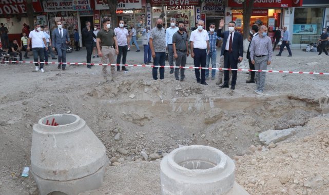 Siirt Valisi Hacıbektaşoğlu kent merkezinde devam eden çalışmaları denetledi
