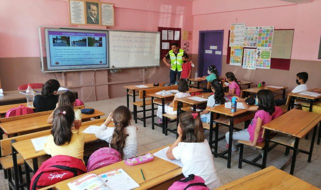 Siirt'te jandarmadan öğrencilere trafik eğitimi