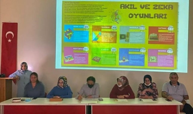 Sivas'ta Z kuşağı çocukları ve eğitim metotları anlatıldı