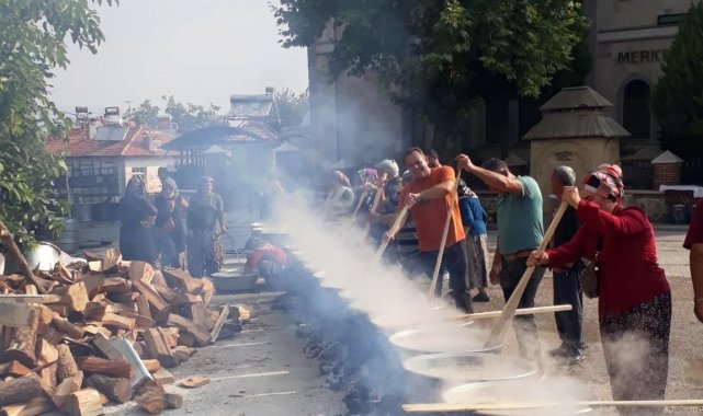 Yusufça'da geleneksel aşure etkinliği