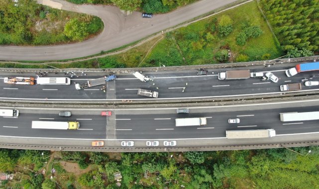Zincirleme kaza sebebi ile kapanan TEM, trafiğe açıldı