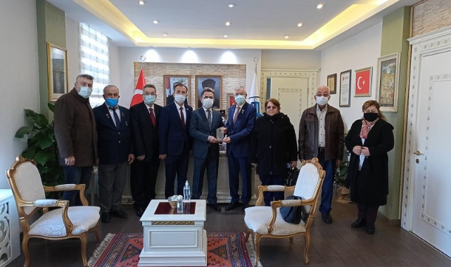 Vali Aktaş’a teşekkür plaketi