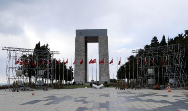 Şehitler Abidesi’nde tören hazırlığı