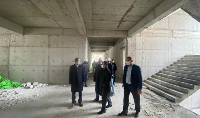 Vali Aktaş okul inşaatını inceledi