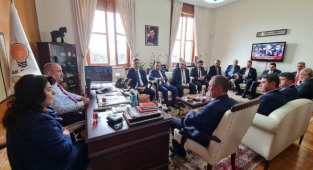 Ezine Belediyesi’ne hibe desteği