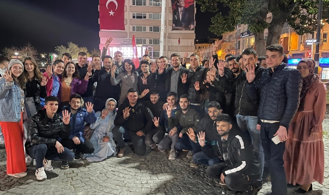 İskele Meydanı’nda keyifli sohbet…