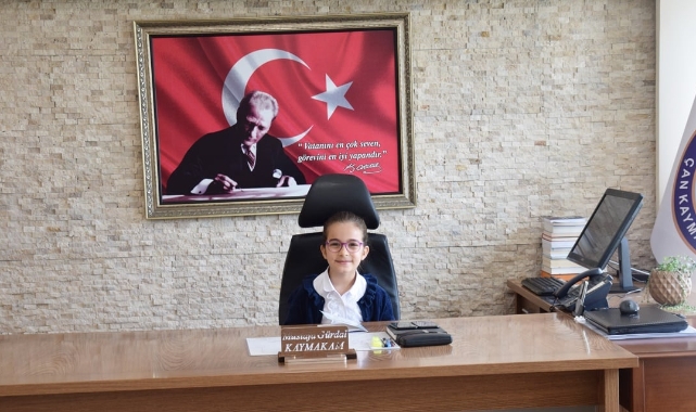 Kaymakam koltuğuna oturdu