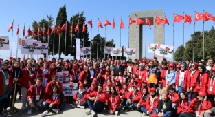 Şehitler Abidesi’nde tören