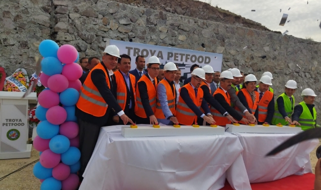 Semizoğlu, temel atma törenine katıldı