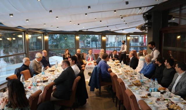 Turizmcilerle iftar yemeğinde buluştu