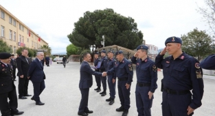 Bayram mesaisi yapan personeli yalnız bırakmadı