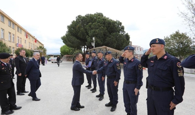 Bayram mesaisi yapan personeli yalnız bırakmadı