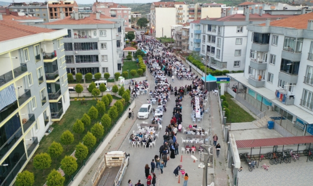 Lapseki’de binlerce vatandaş gönül sofralarında buluştu