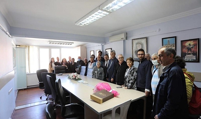 Vali Aktaş engelli dostlarıyla bir arada