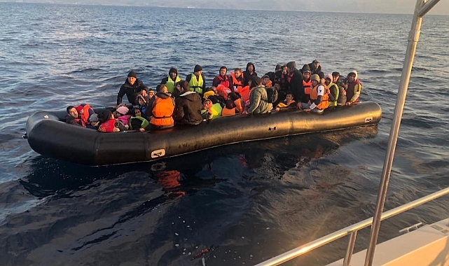 100 Afganistanlı ülkesine gönderildi