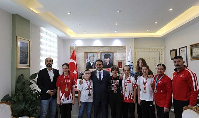 Başarılı sporculardan Vali Aktaş’a ziyaret