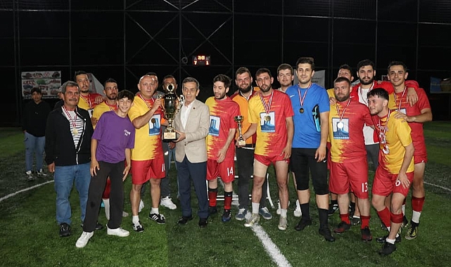 Şampiyona kupası verildi