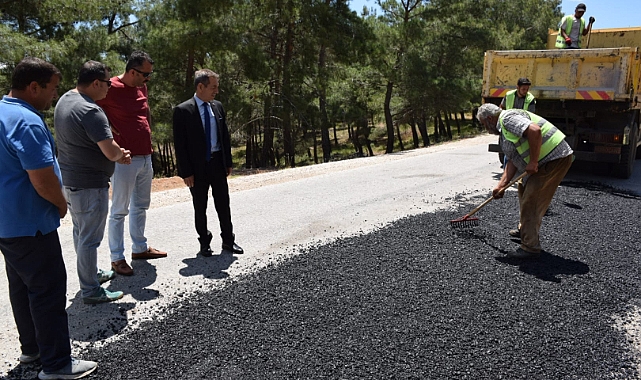 Köy yolları bakımdan geçiyor